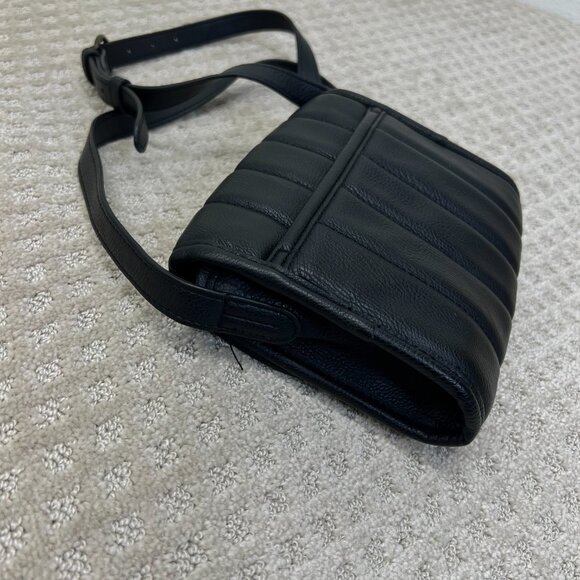 Universal Thread Black Quilted Crossbody Bag Faux Leather Bronze Hardware Chic - Picture 4 of 6